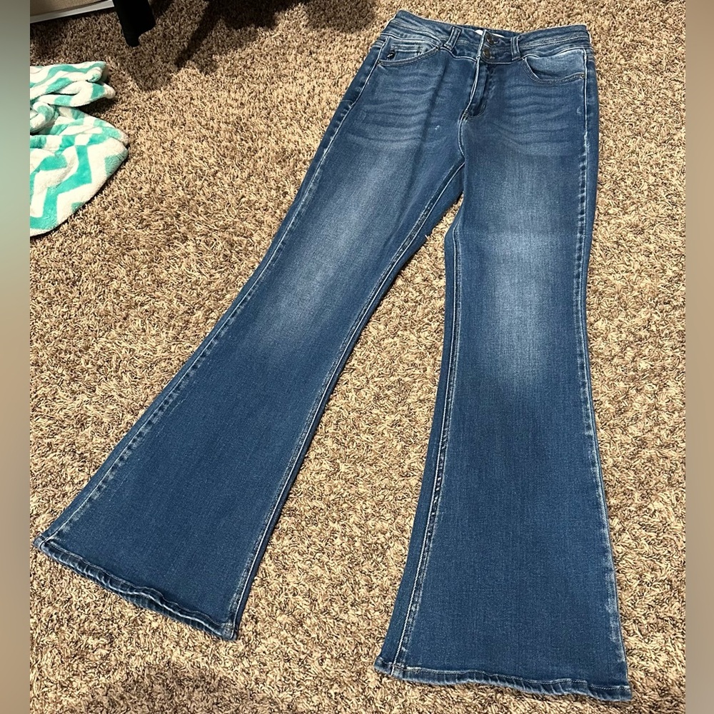 KanCan size 9/28 flare jeans